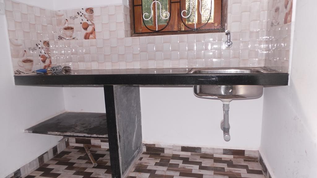 كالانغيُت J.S Holiday Guest House المظهر الخارجي الصورة